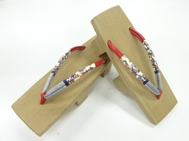 JAPANESE PAULOWNIA GETA (22 cm)